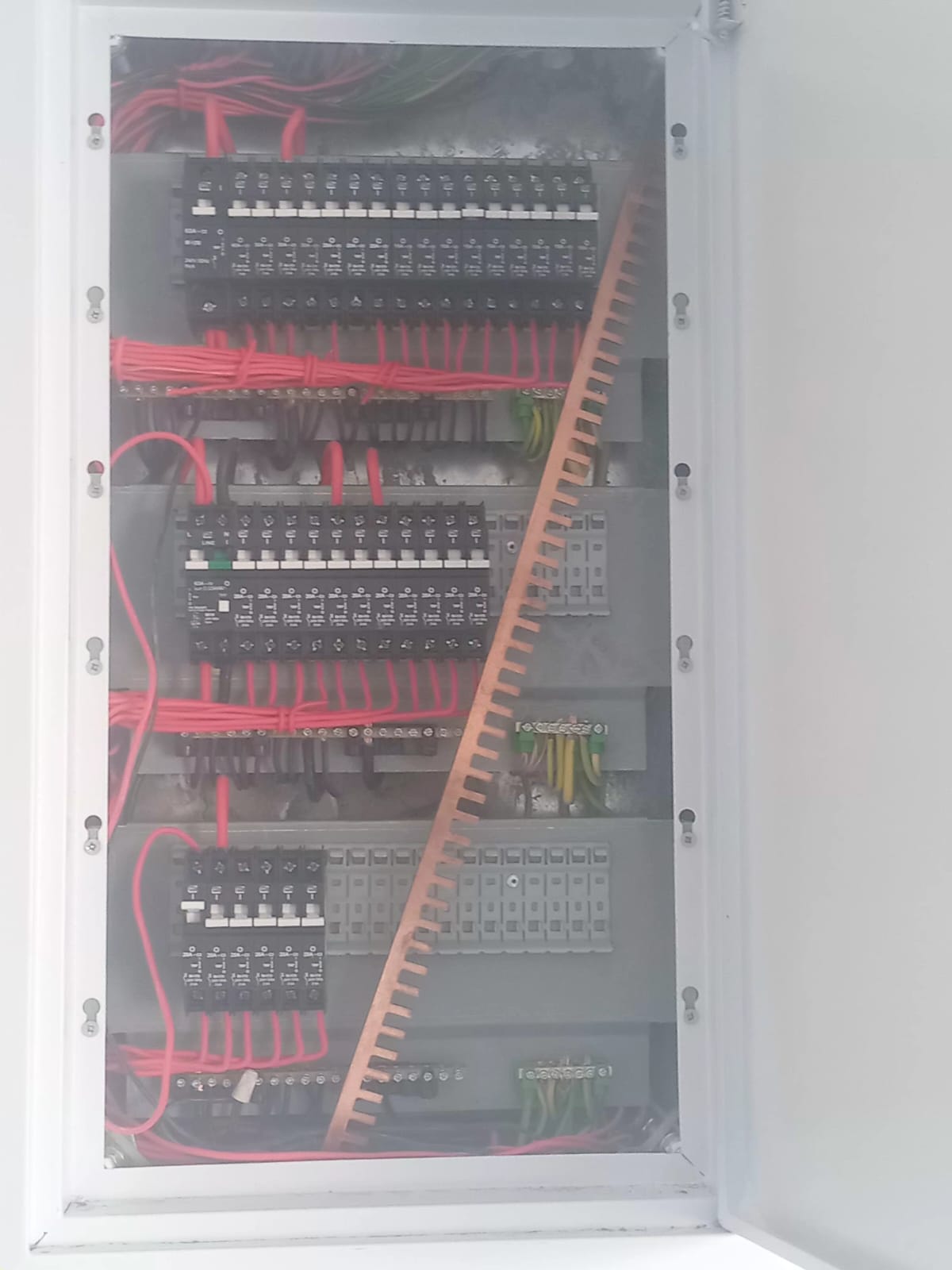 Electrical distribution board installation